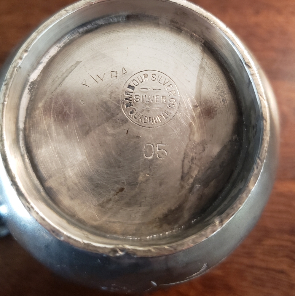 Vintage Floral Engraved 4 Piece Set - Picture 4 of 16